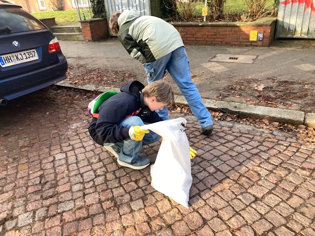 Auch in diesem Jahr waren wir wieder bei „Hamburg räumt auf!“ dabei – gemeinsam für eine saubere Stadt.