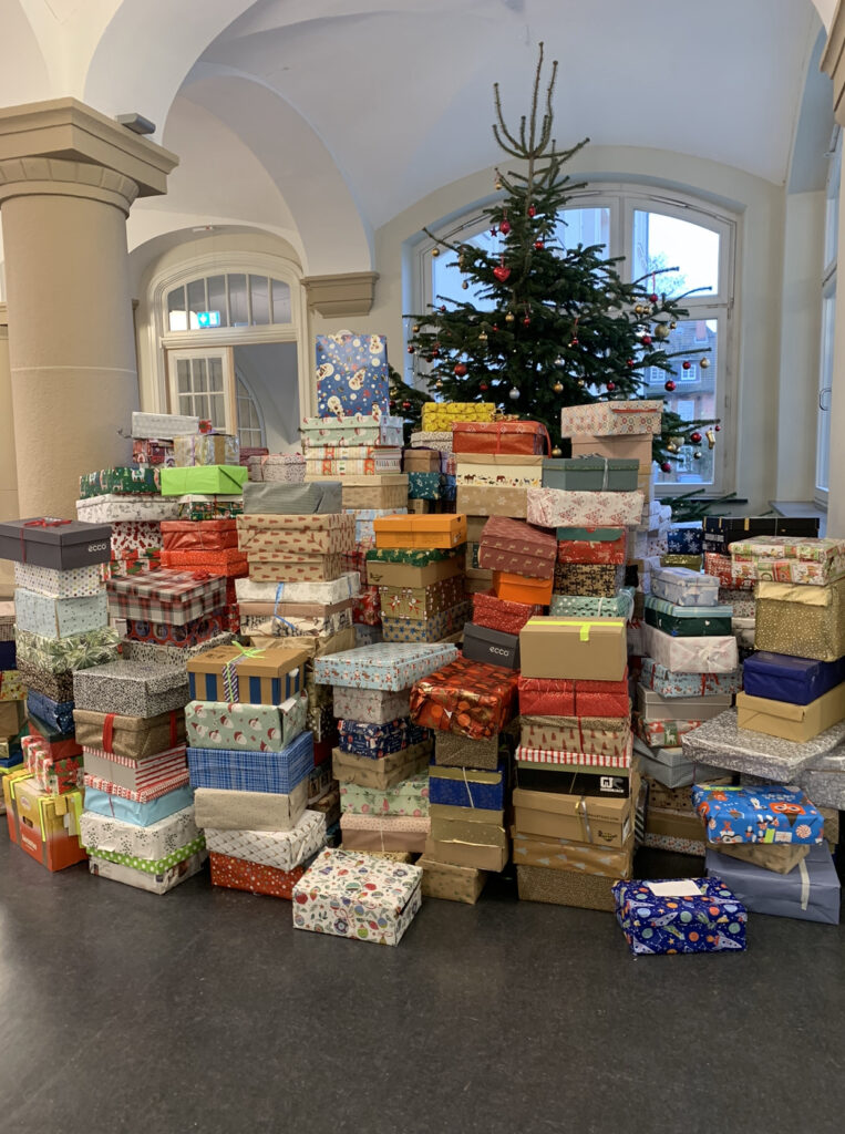 Macht mit und schenkt geflüchteten Kindern in Hamburg, der Ukraine und Nordgriechenland ein fröhliches Weihnachtsfest.