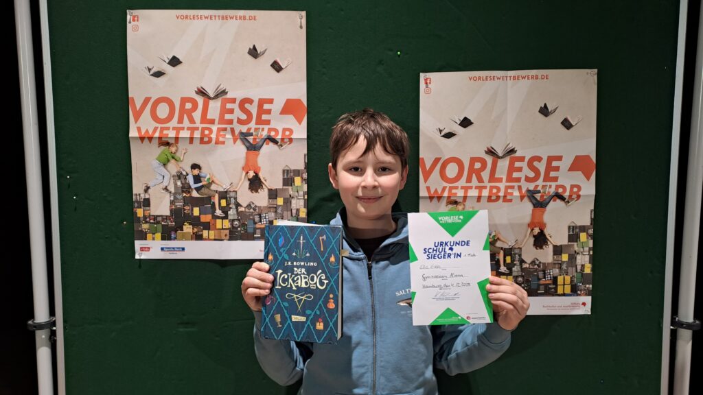 Mitreißende Stimmung erfüllte am 04. Dezember 2025 die Aula beim Vorlesewettbewerb der 6. Klassen.